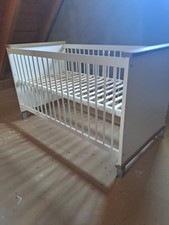 Babybett Paidi - Umbaubar zu Kinderbett, höhenverstellbar, mit Matratze