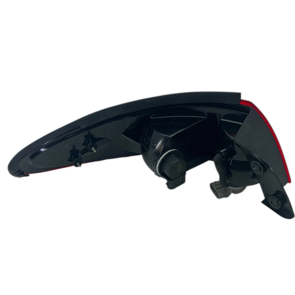 LUZ TRASERA DERECHA ORIGINAL F8CZ-13404-EA FORD 98-03 FORD ESCORT 98-99 MERCURY TRACER Foto 4 de 4