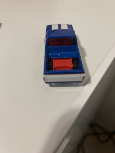 LOOSE. Hot Wheels '83 Chevy Silverado Display Case Exclusive 2018 50th And Gulf - Picture 4 of 13