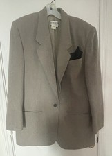 Woman  s Size 8 NEW Blazer
