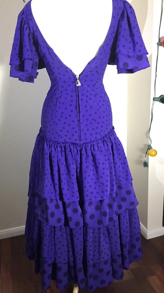 AUTÉNTICO VESTIDO DE FLAMENCA TRADICIONAL DE ESPAÑA!!... ¡NUEVO CON ETIQUETAS! Foto 3 de 4