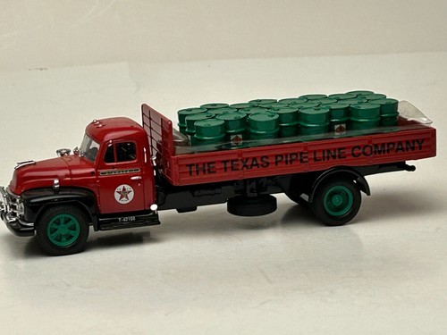 Corgi 52902 Diamond T Truck with Oil Drums 1:50 Scale with Box - Picture 15 of 24