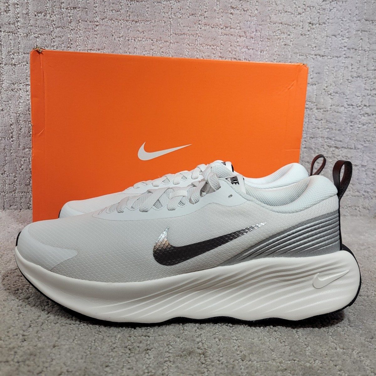 Nike Promina PRM Women's Size 10 White-Metallic Silver Running