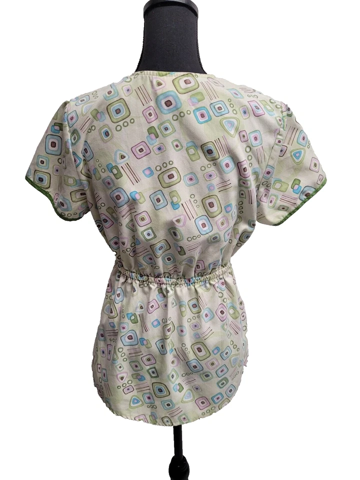 SB Scrub Top (S) Multicolor Geometric Waist Tie Pockets V-Neck - Image 3 of 4
