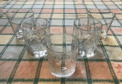 5 BAR GLASSES Tumblers DEWARS Scotch JOHNNIE WALKER MAKER'S MARK BOURBON Barware