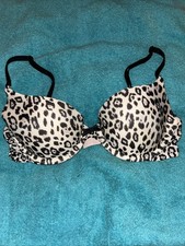 Pink/Victoria Secret Demi Bra, 32C