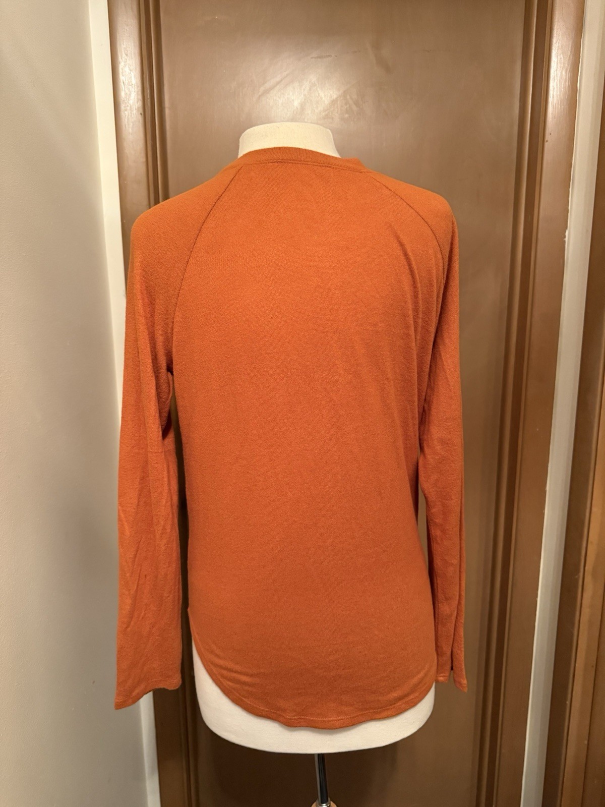 Double Zero Sweater Size Small - image 4