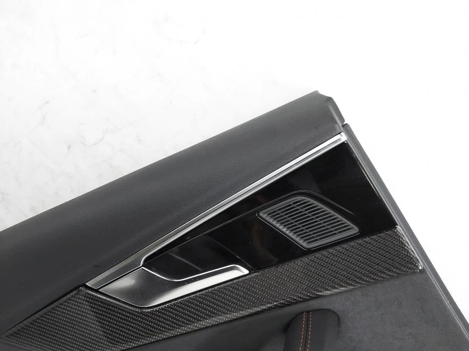 Painel interno de acabamento da porta do motorista traseiro 2023 Audi S4 - Preto *Tem impressão menor - Imagem 2 de 4