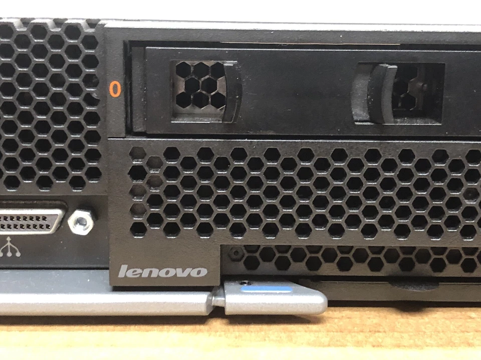 Lenovo FlexSystem x880 X6 Server Two E7-8867V3 2.5GHz 32 Core 512GB 2x SFF - Image 3 of 4