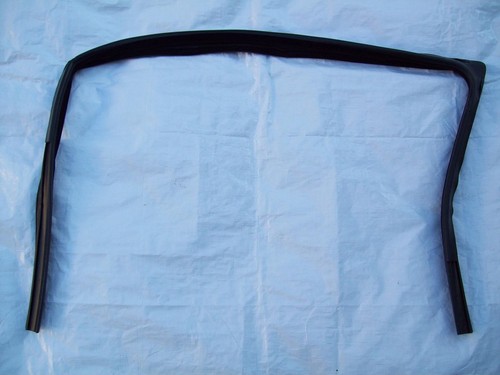 Fits Jeep Compass Door Frame Weather Strip Front Right Rubber 05074656AF - Picture 2 of 3
