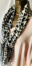 Better Than Cashmere? Herringbone Pattern Acrylic Scarf in Cream And Black -NEW