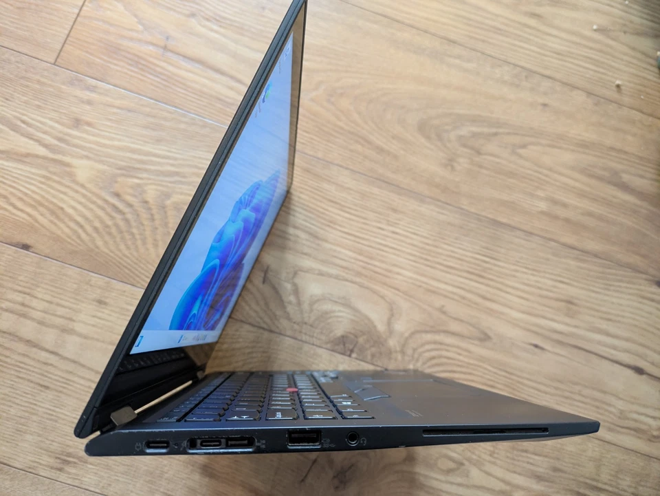 Lenovo ThinkPad X13 Yoga i5 10210U 2.1GHz 8GB RAM 256GB 13.3" 2In1 10th Gen 3906 - Image 4 of 4