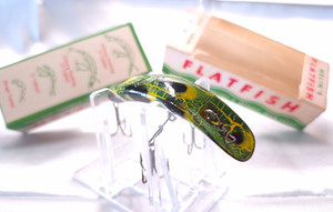 Helin's Flatfish Vintage Fishing Lure in Box Size X4 Color FR (Frog)