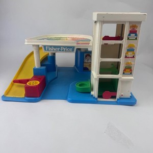 Vintage 1990 Fisher Price Little People Garage NO PEOPLE GARAGE ONLY