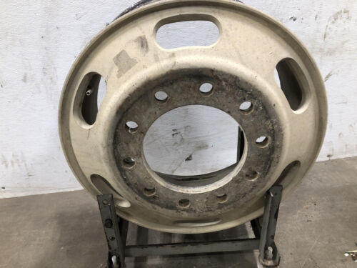 Pilot 22.5 ALUM INSIDE DRIVE Kenworth Logo Wheel - Used