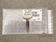 94 - 05 TOYOTA CELICA BASE ST GT 2D COUPE UNCUT STEEL KEY BLANK BRAND NEW