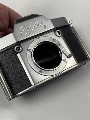 Rara fotocamera vintage Kodak Ektra 35 mm pellicola telemetro + Exa II: per parti di ricambio, così com'è. - Foto 23 di 24