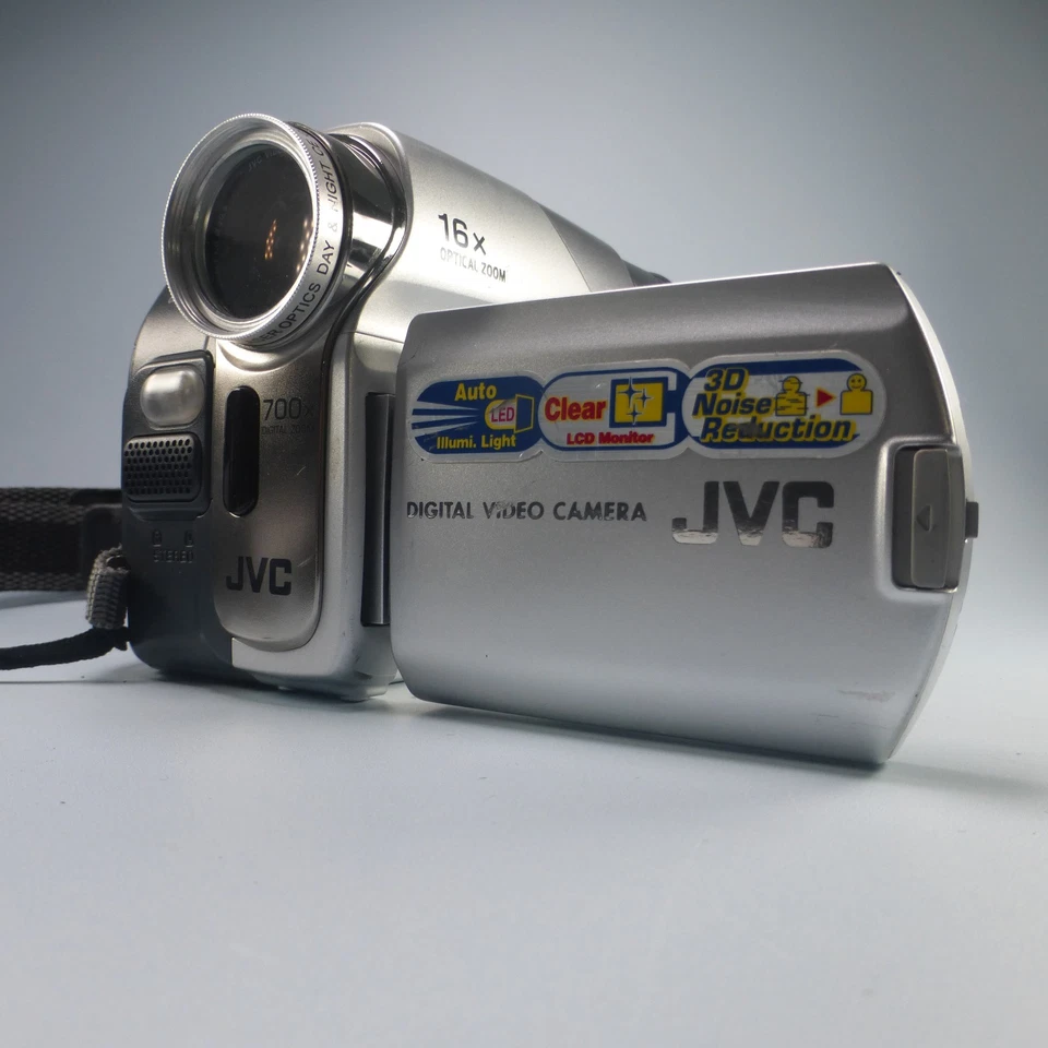 JVC GR-D23E Handheld MiniDV Camcorder Silver Tested Full Working Set - Image 2 of 4