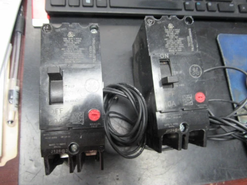 2 PC- GE TEY220ST12 20A, 2P, 480V CIRCUIT BREAKER (NEW)