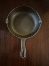 Vintage BSR Red mountain Cast Iron Skillet No 5C. Re-seasoned And Ready!
