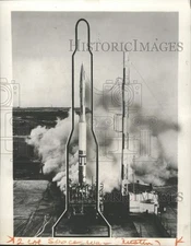 1957 Press Photo Navy rocket Vanguard on Cape Canaveral launching platform