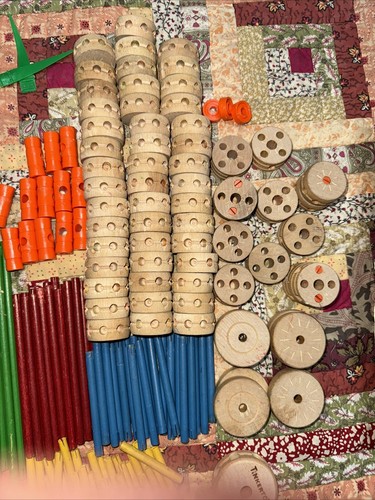 Vintage Tinker Toy set .... With Instructions And Canister! 100s Of Pieces EXC - Picture 3 of 8