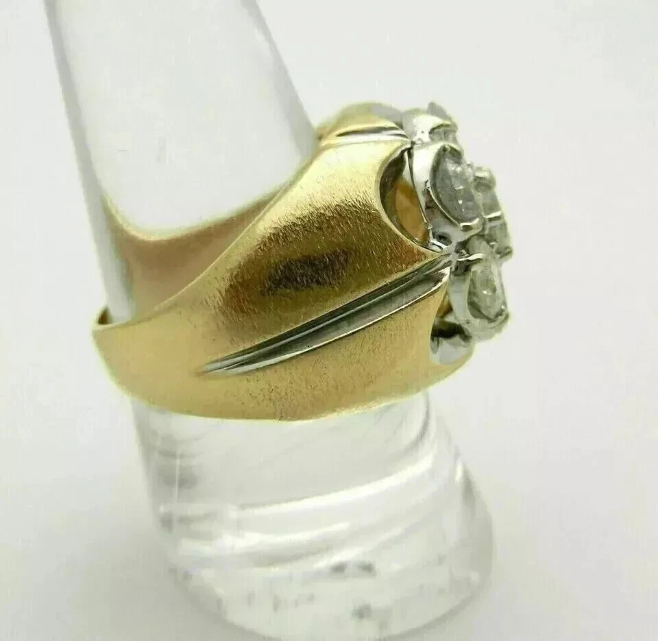 Banda de compromiso redonda de 3 quilates VVS1 moissanita real enchapada en oro amarillo de 14 k para hombre Foto 4 de 4