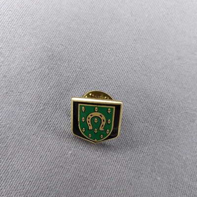 Horseshoe Shield FC Parry Gold-Toned Lapel Hat Jacket Pin