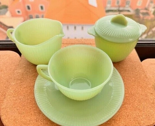 Exceptional Anchor Hocking Fire-King Jadeite Collection - Jane Ray Pattern