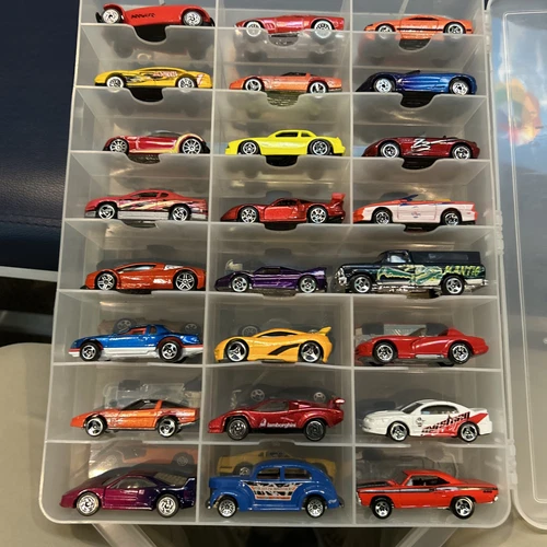 Vtg. 48 Hot Wheel Muscle Cars, Classic Hot Rods, High Class Speedsters, & Tote