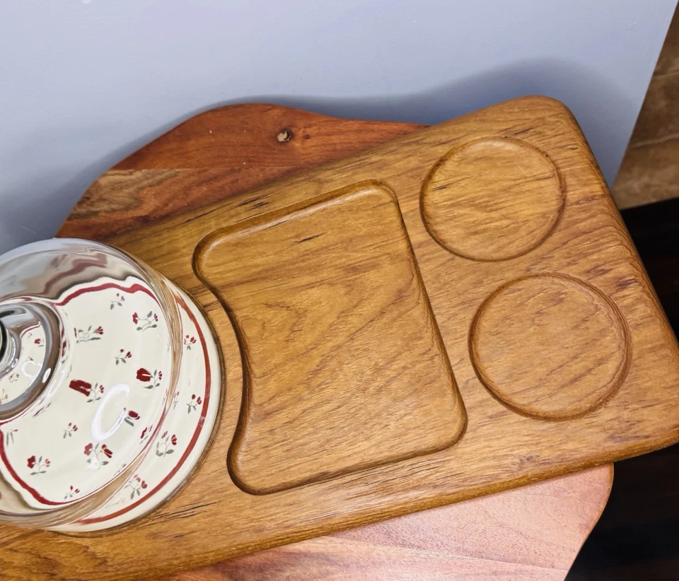 Tablero de queso de madera de teca genuina GoodWood con charcutería de cúpula de vidrio Foto 3 de 4