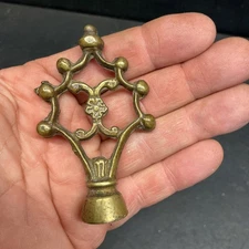 Vintage Hand Carved Caste Floral 3" Lamp Finial  Antique Brass Hong Kong
