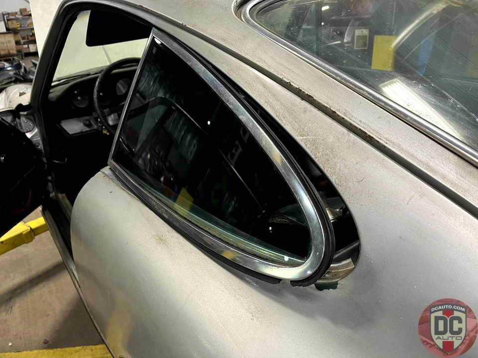 Porsche 911 1968-1973 derecha izquierda tintada apertura ventilación cuarto ventana 136713 Foto 2 de 4