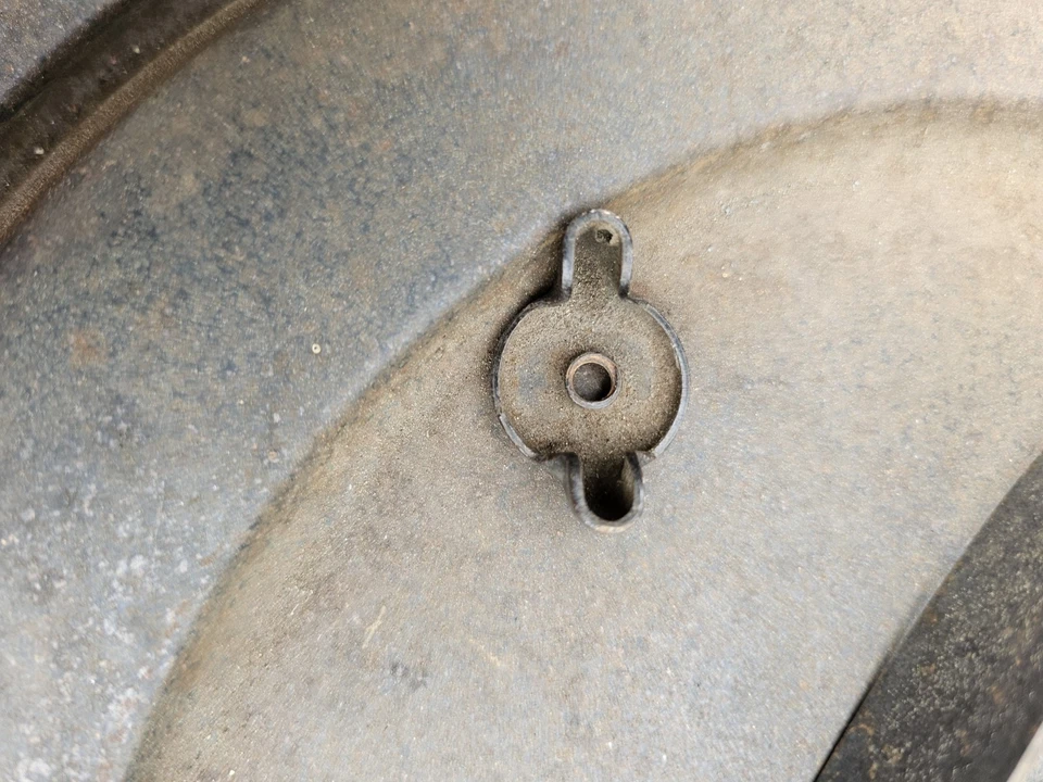 1988-1994 CHEVROLET C/K 1500 2500 SILVERADO BLAZER AIR CLEANER FILTER ASSEMBLY - Image 2 of 4