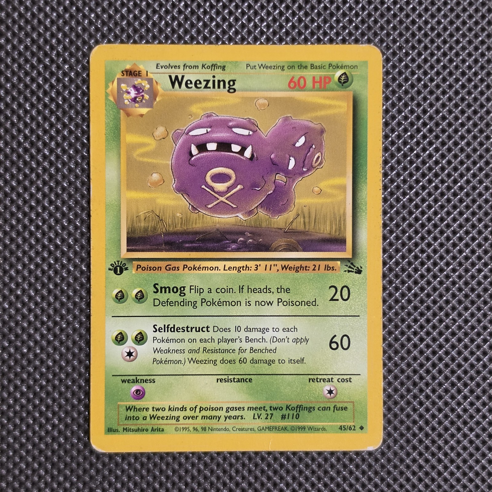 Weezing 45/62 Uncommon Fossil Pokemon 1st Edition 