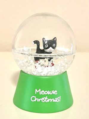 Hallmark Meowie Christmas Mini Snow Globe Tuxedo Kitty Cat Kitten CUTE!