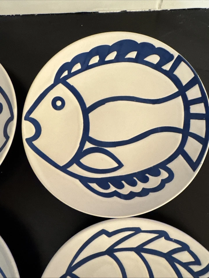 MUY RARO Juego de 4 Platos de Cena Cajón y Barril Pescado Azul y Blanco 8" Foto 3 de 4