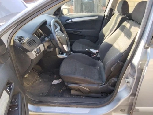 13206754 Caja Reles/Fusibles para OPEL ASTRA H BERLINA Cosmo 2004 1774684 - Imagen 6 de 9