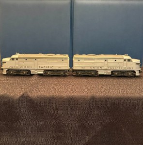 Lionel Postwar 2023 UP Alco AA Set of Diesel Locomotives - Silver & Gray