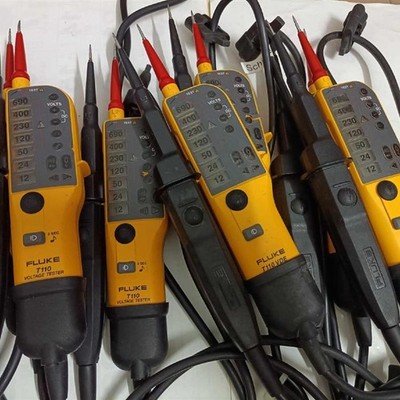 1PCS USED Fluke T110 Two-pole Voltage and Continuity Electrical Tester