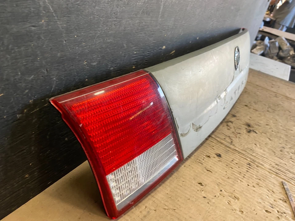 Cadillac Catera 2000-2001 panel maletero tapa respaldo matrícula Q0362 DG Foto 3 de 4