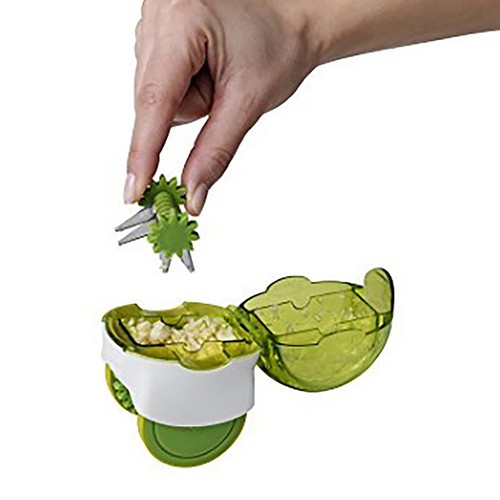 Hand Push Garlic Crusher Kitchen Tool Wheel Garlic Mincer Roller Kitchen Aid - Picture 7 of 14