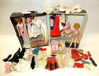 VINTAGE 1962 PONYTAIL BARBIE CARRY CASE HUGE ASSORTMENT OF CLOTHES & ACCESSORIES