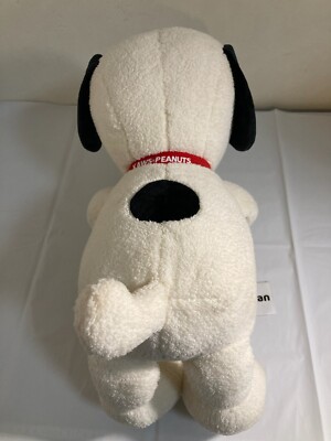 KAWS x UNIQLO Peluche plush toy Snoopy blanc peanuts white