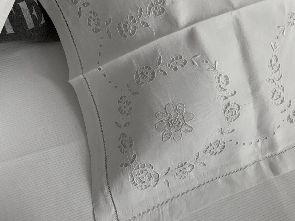Linge Ancien Taie De Coussin En Fil De Lin Brodé Napoleon lll - Photo 2/4