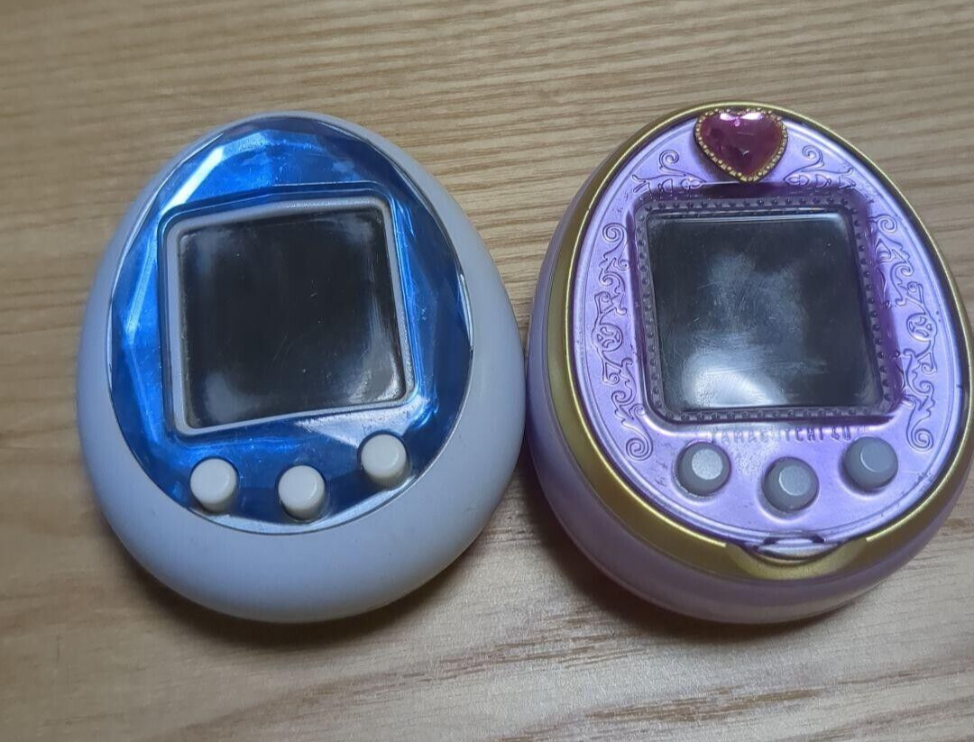 【新品/レア品】 TAMAGOTCHI 4U＋ Anniversary Ver． Amazon.co.jp: TAMAGOTCHI 4U+ Anniversary ver. パールピンク