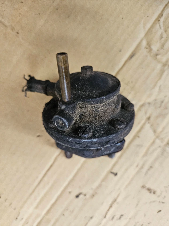 Bomba de combustible motor SAAB 96 SPORT 2 TIEMPOS años 60 OEM Foto 2 de 4
