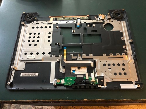 toshiba TOP BODY TOSHIBA A300 HARMAN/KARDON B0249102S A03 G V000120350 - Picture 3 of 6