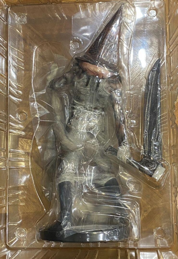 Silent Hill 2 Red Pyramid Thing Mannequin Ver. 1/6 Scale Statue