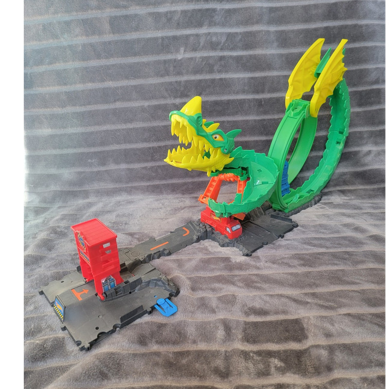 Hot Wheels Dragon Drive Firefight